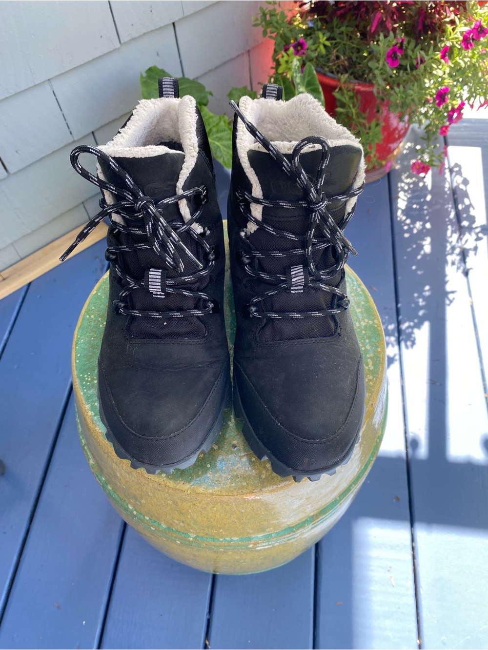 Women’s Bogs Black Winter Lace-Up Boots